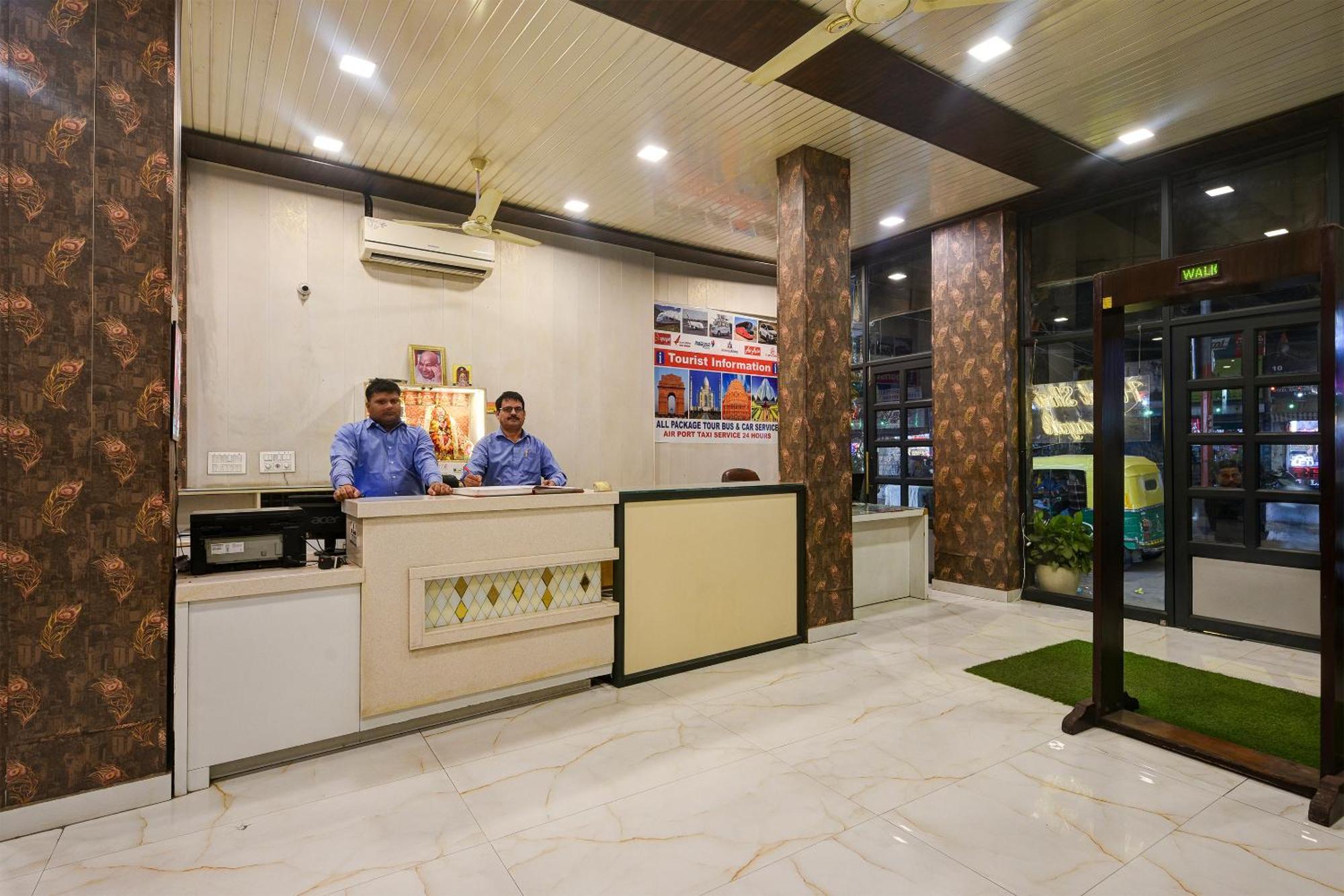 Hotel Shri Vinayak In City Centre At New Delhi Railway Station-By Rcg Hotels Exterior foto
