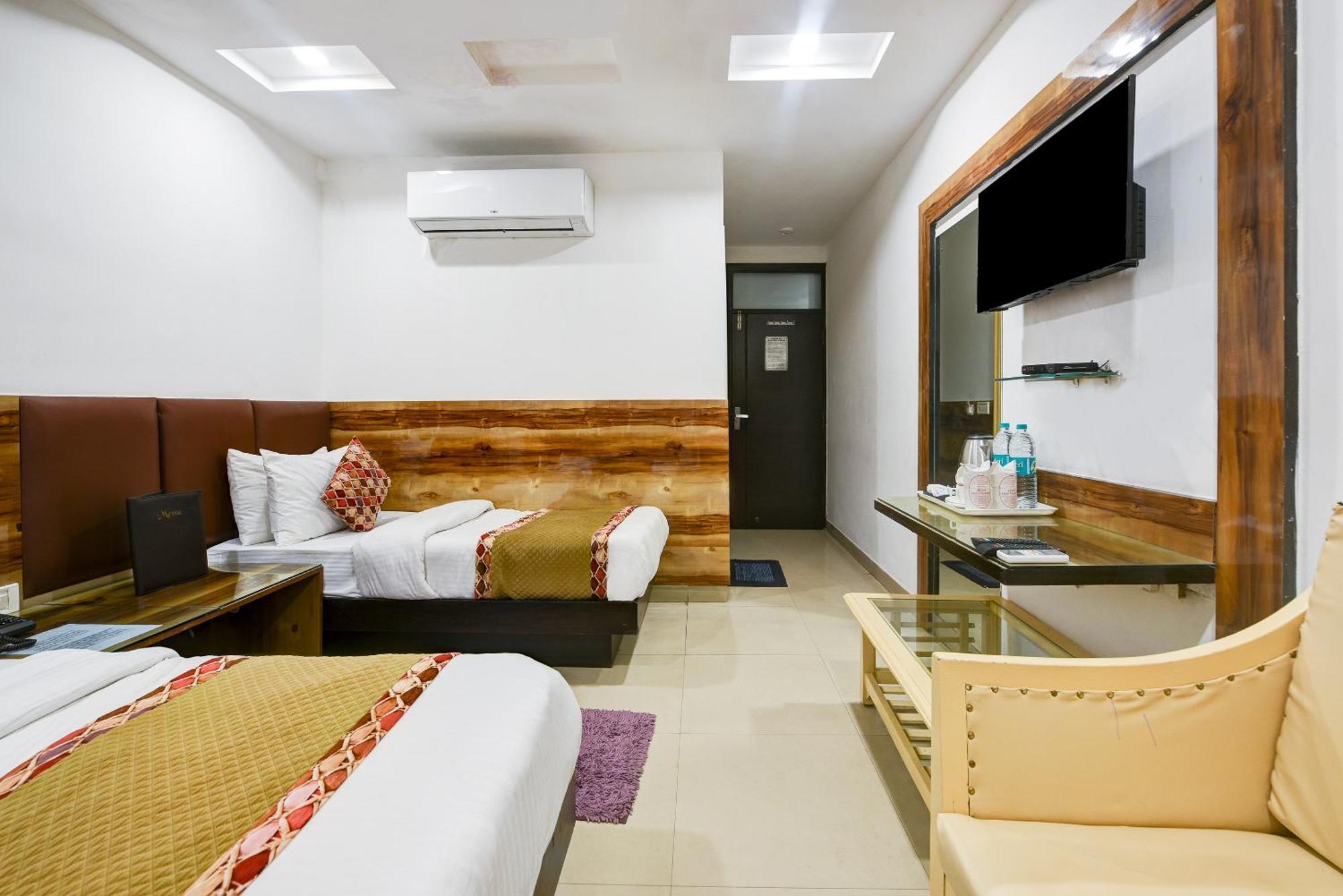 Hotel Shri Vinayak In City Centre At New Delhi Railway Station-By Rcg Hotels Exterior foto