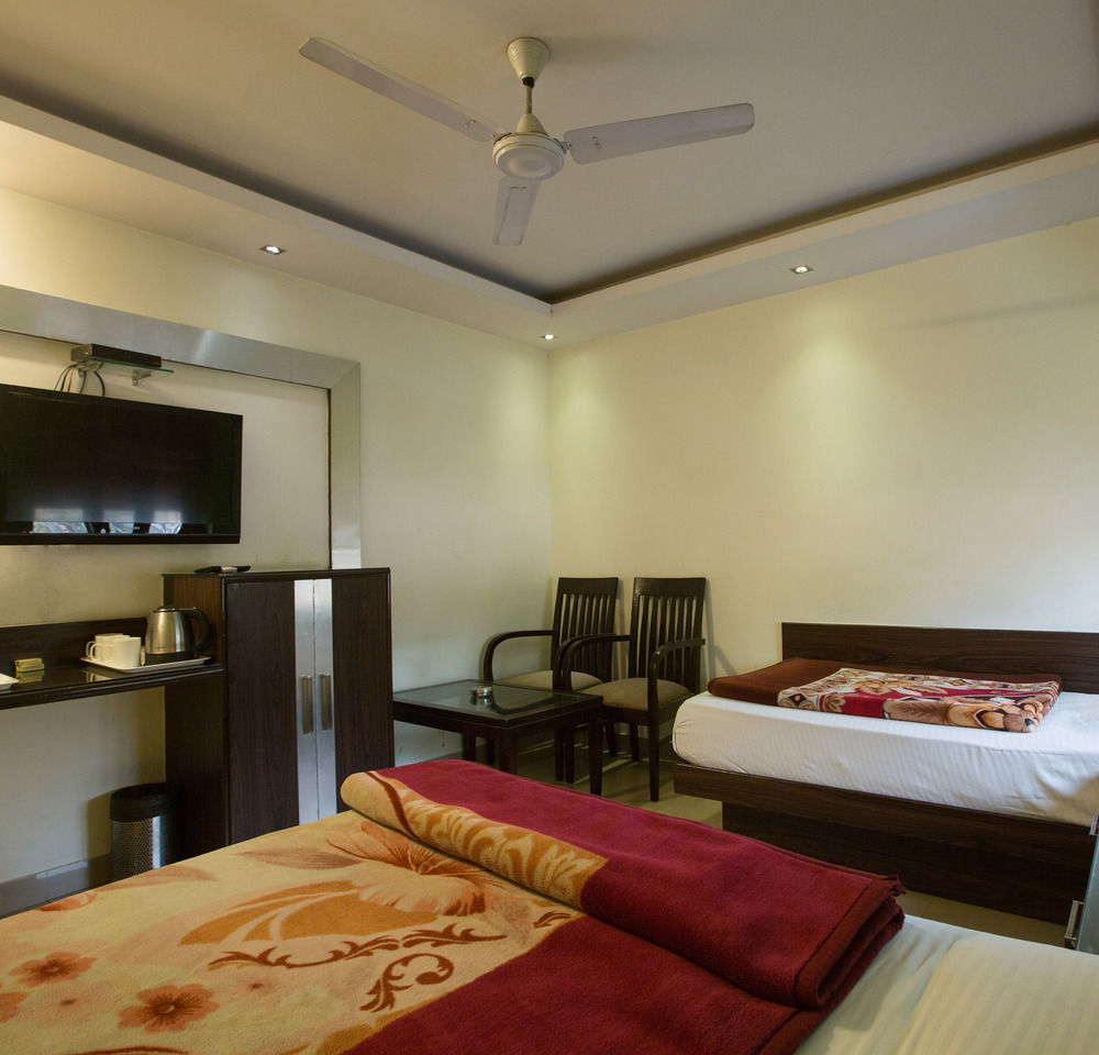 Hotel Shri Vinayak In City Centre At New Delhi Railway Station-By Rcg Hotels Exterior foto